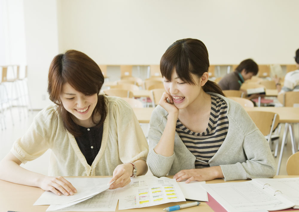 在大学城开家美容院有没商机